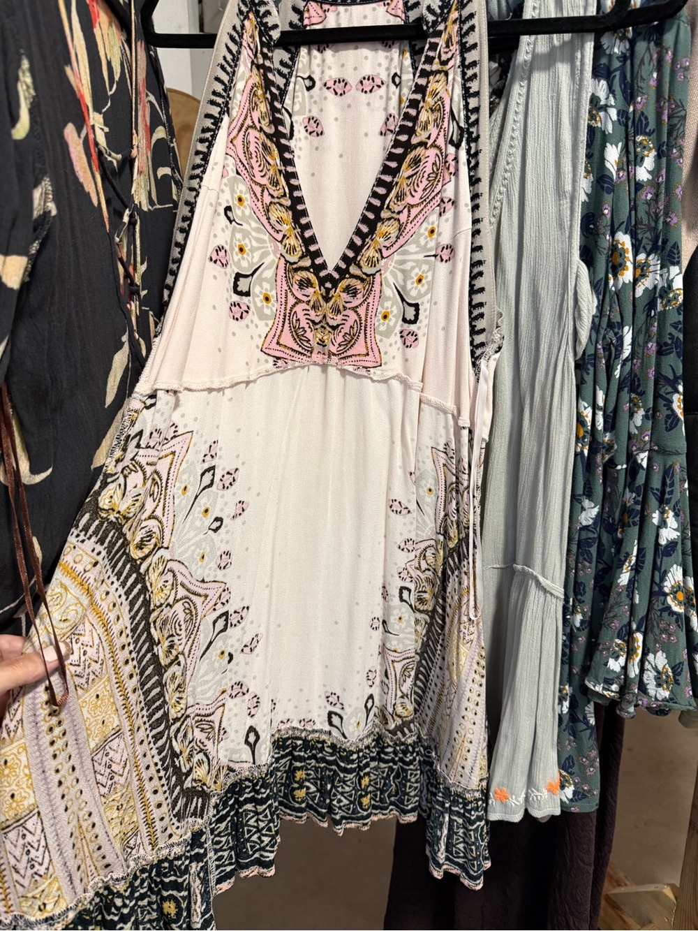 FREE P & Billabonggg ALL THE BEST MINI DRESSES IN L OR XL / UR WIN 💰YAYYYY